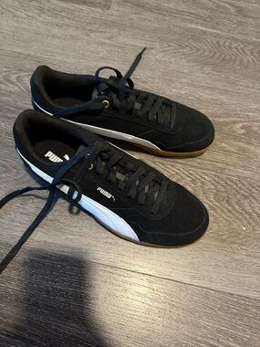 Puma Black Sneakers with White Formstrip